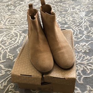Urban Outfitters Chelsea Boots Tan